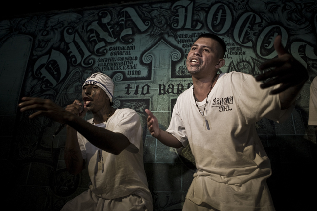 El grupo de Hip Hop Gangster Fury formada por pandilleros del Barrio 18 ofreció una actuación al terminar la rueda de prensa.