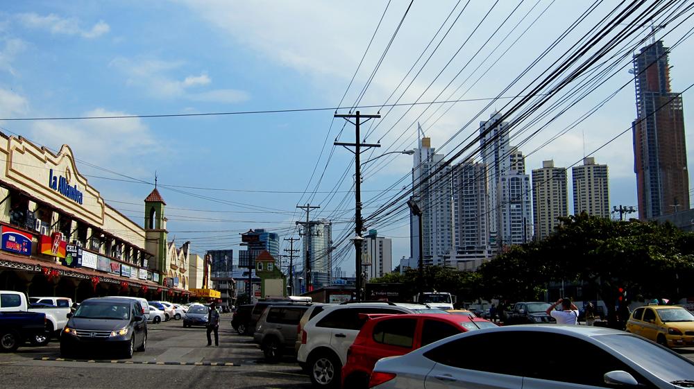 Fachada del centro comercial Galerías Alahambra, en Panamá. Atrás de este centro comercial nació Subes Panamá. 