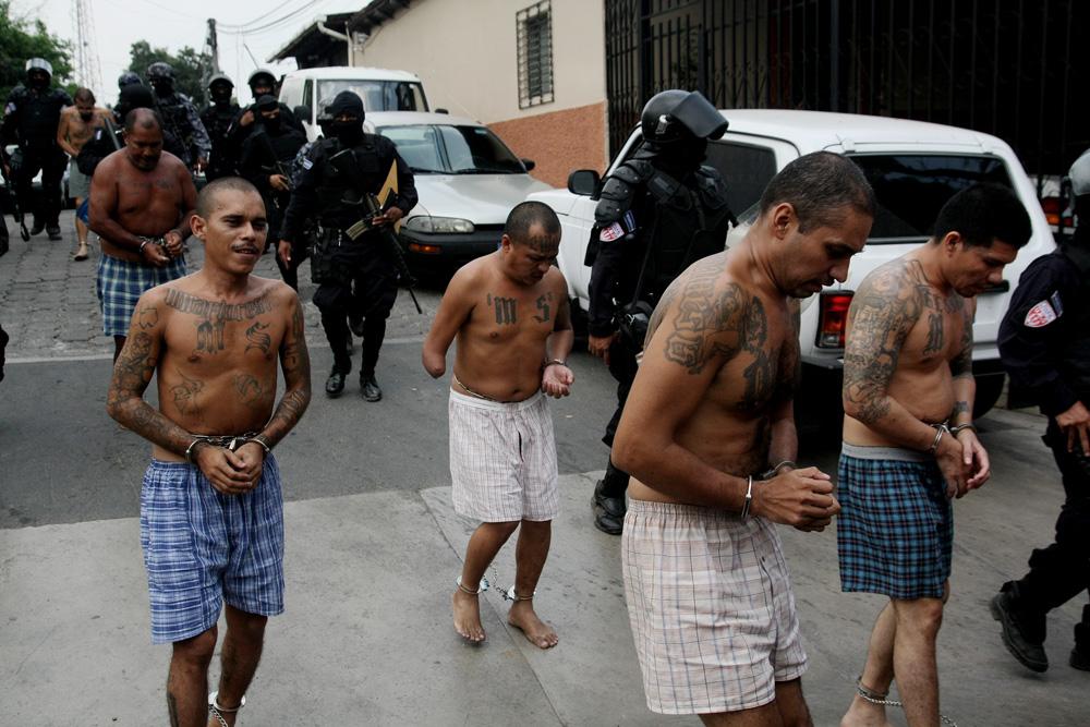 299 cabecillas de pandillas fueron trasladados a un nuevo módulo de aislamiento en el penal de Quezaltepeque. 29 de febrero 2016. Foto: Antonio Montes
