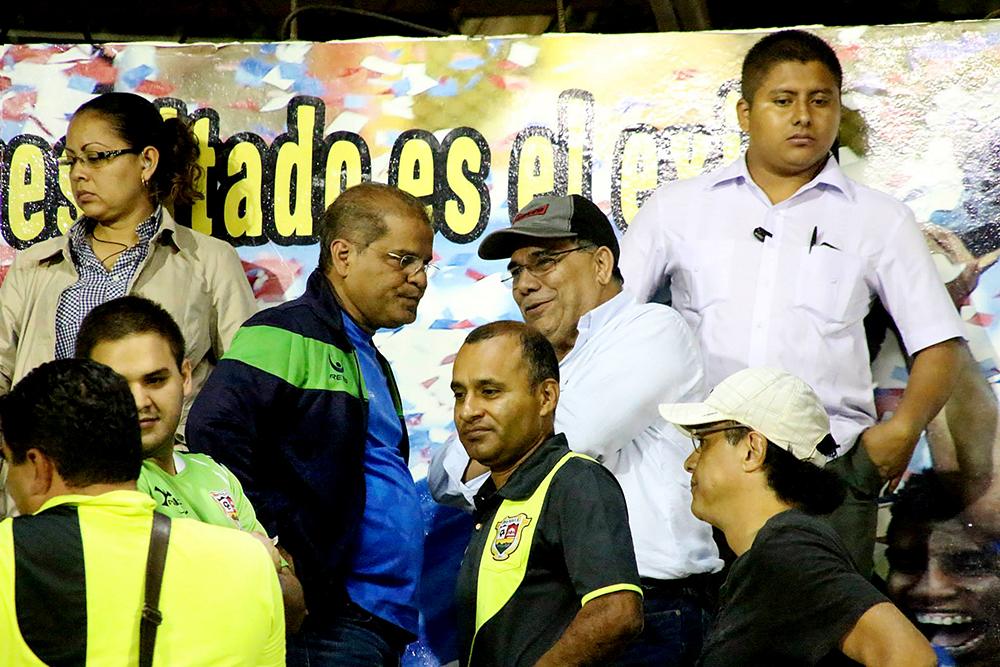 El sábado 6 de diciembre de 2014, el vicepresidente Óscar Ortiz y su socio, José Adán Salazar Umaña, alias Chepe Diablo, se encontraron en el estadio Jorge 