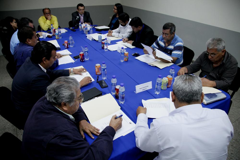 Reunión del Consejo del Salario Mínimo, en el salón de Recursos Humanos del Ministerio de Trabajo, el 22 de junio de 2016./ Foto El Faro: Víctor Peña