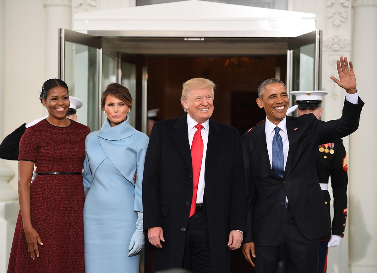 Michelle Obama, Melania Trump, Donald Trump y Barack Obama, durante traspaso de mando en la Casa Blanca, el 20 de enero de 2017. Foto Jim Watsoon (AFP).