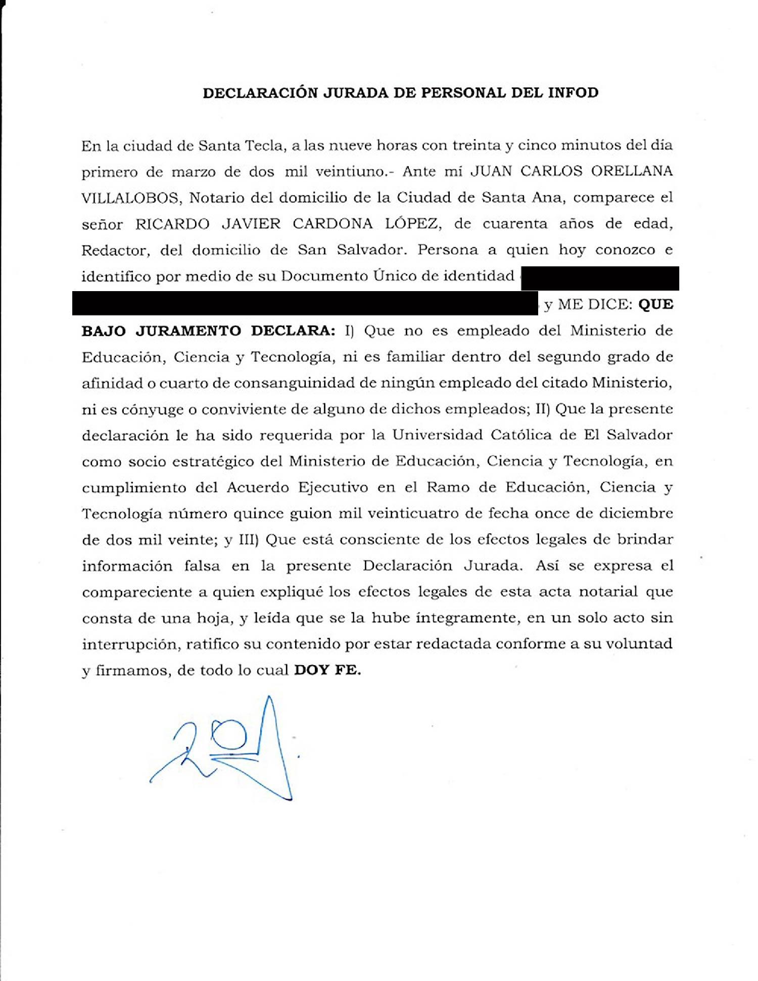 Javier Cardona presentó una declaración jurada en la que aseguró que ninguno de sus parientes trabajaba para el Ministerio de Educación.
