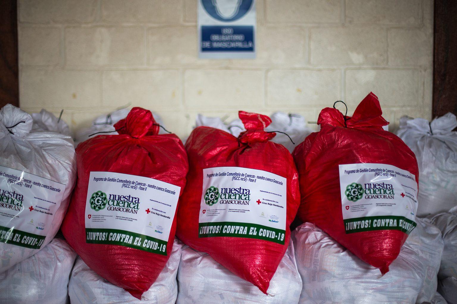 Sacks of food to be delivered by the Red Cross. Nacaome, Valle, August 29 2020. Photo: Martín Cálix