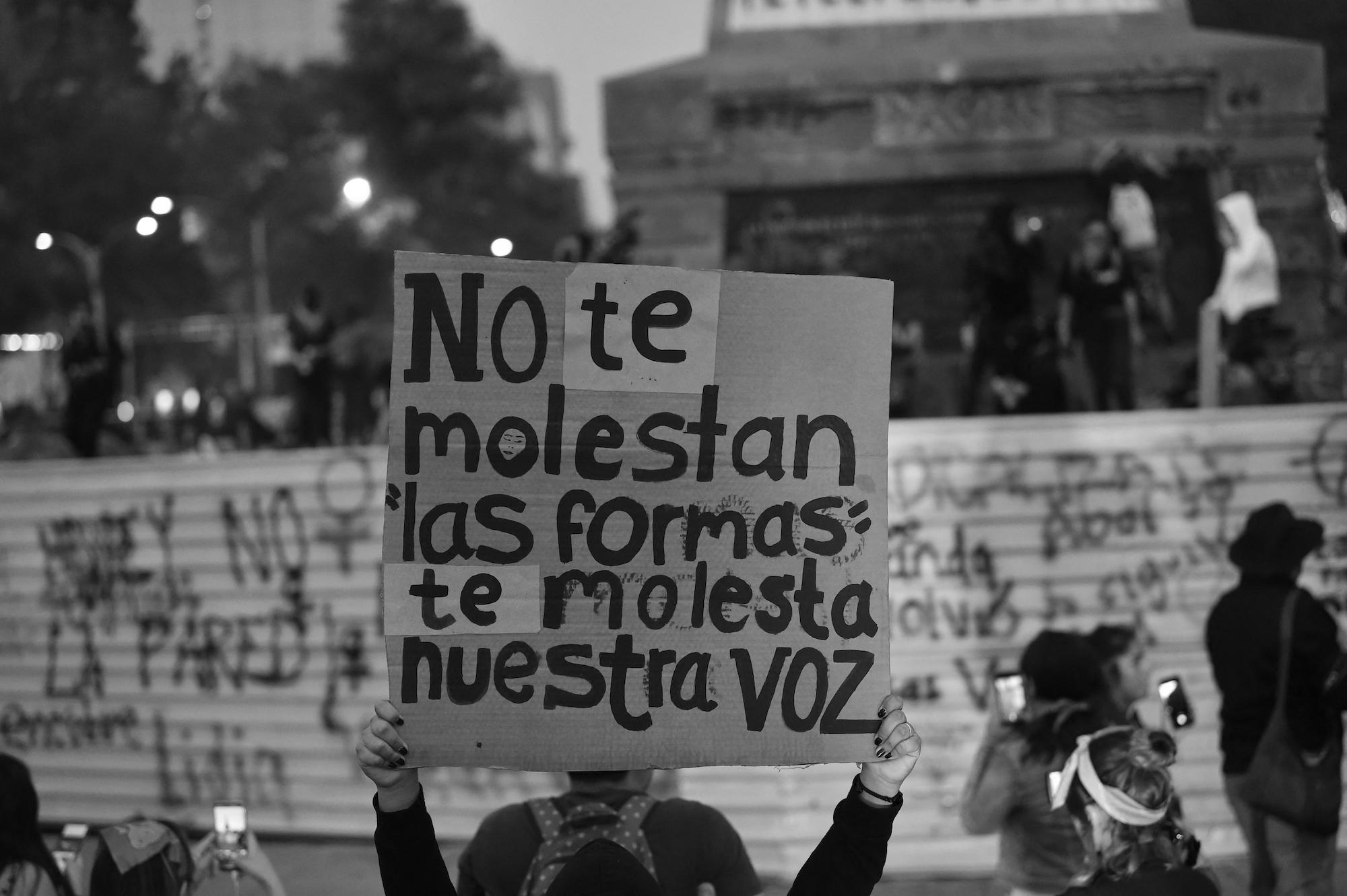 Letrero en la manifestación del Día Internacional para la Eliminación de la Violencia contra las Mujeres, el 25 de noviembre 2019, en la Ciudad de México. Foto: Pedro Pardo/ AFP.