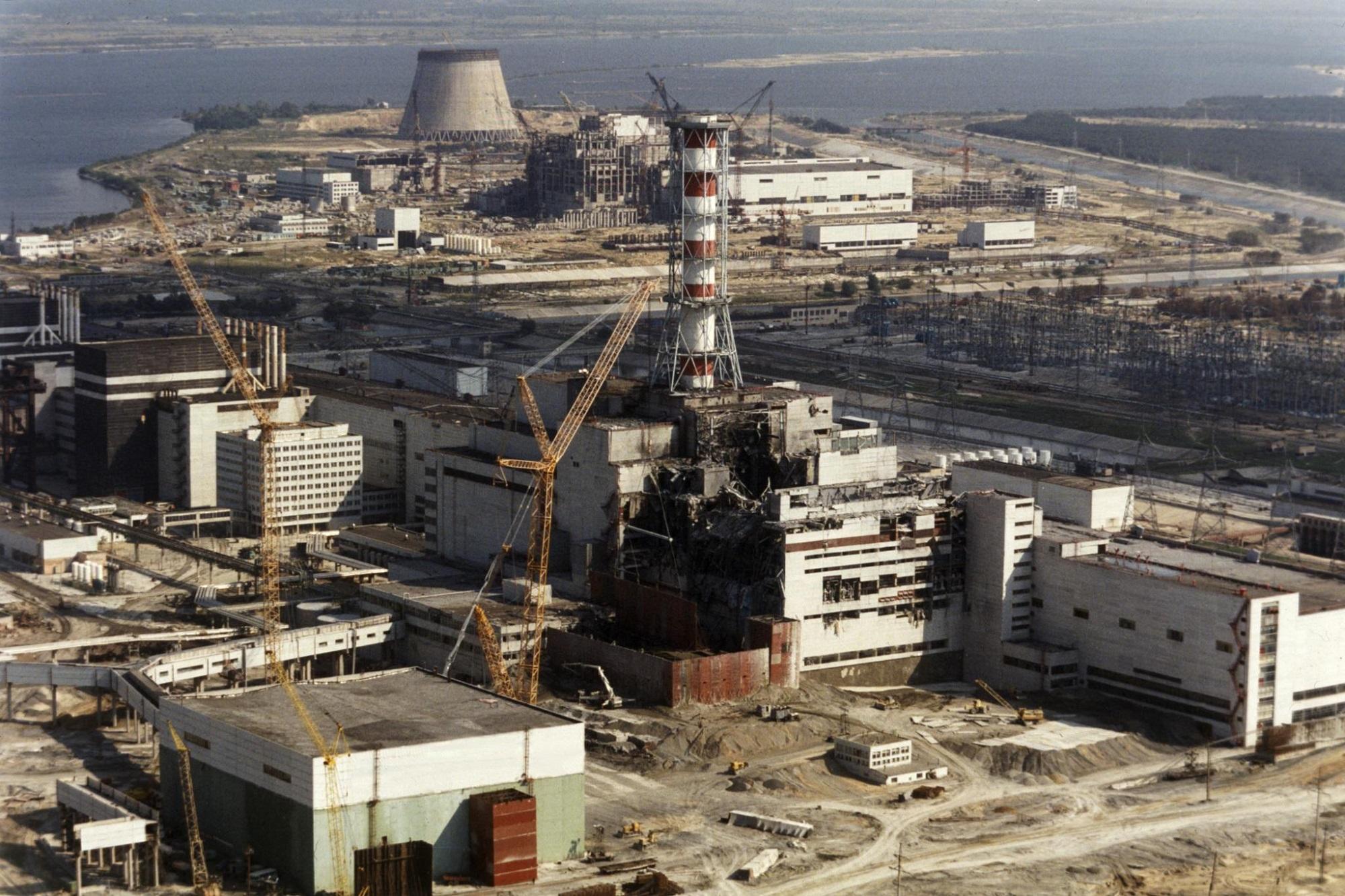 Fotografía tomada el 1 de octubre de 1986, cinco meses después de que estallara el reactor número 4 de la central nuclear de Chernóbil. Foto AFP.