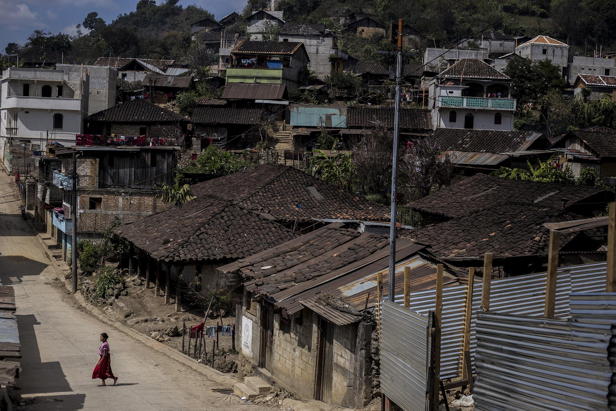 San Gaspar Chajul, un pueblo colorido y de pobreza extrema, está repleto de casas fabricadas con adobe y tejas. La zona urbana es una ciudad en ruinas, de una comunidad que subsiste de la agricultura. En las comunidades de este pueblo, el Ejército guatemalteco también masacró a sus habitantes.