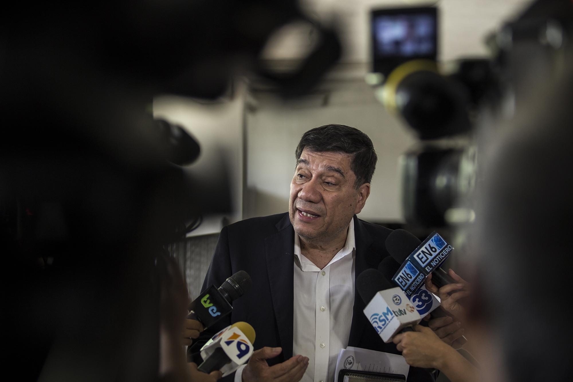 Juan José Martel, diputado por Cambio Democrático, retratado el 17 de octubre de 2019, luego de la polémica elección de Apolonio Tobar como procurador de derechos humanos. En 2015, Porfirio Chica pidió al fiscal general 