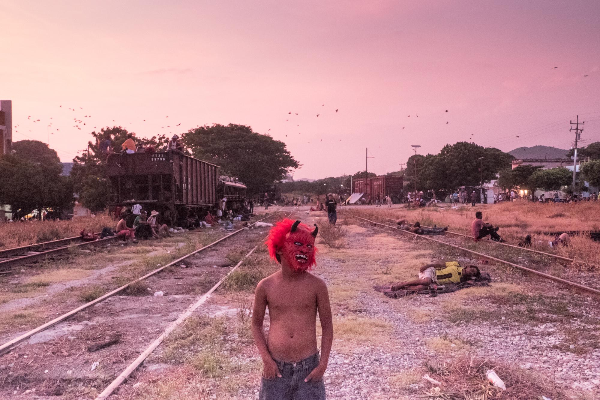 A Honduran child plays near train tracks in Arriaga, Chiapas, in southern Mexico, October 2018. Fred Ramos 