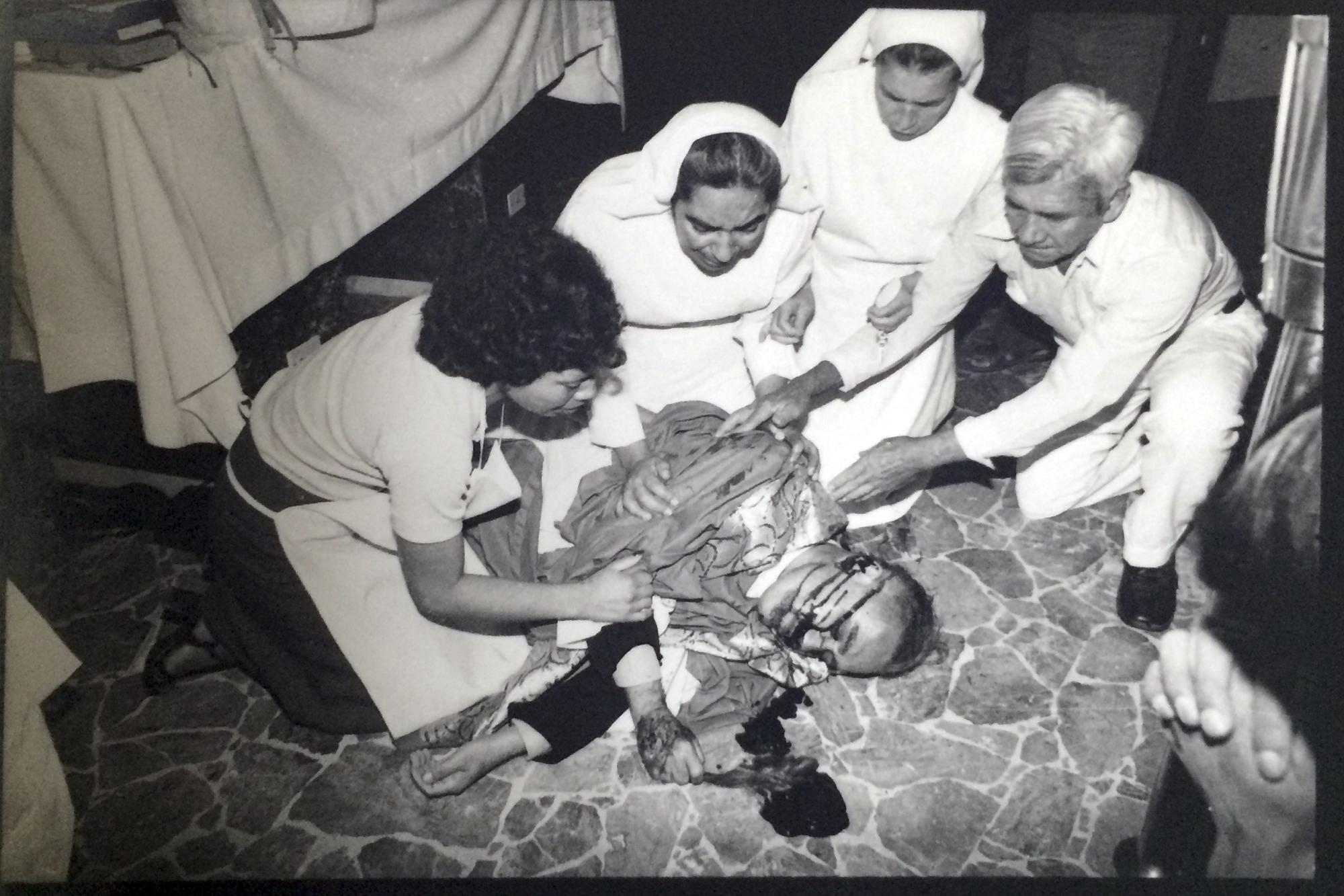 Photograph of the assassination of Monseñor Romero, March 24, 1980, in the chapel of Divine Providence Hospital, San Salvador.  From the archive of photographer Eulalio Pérez.