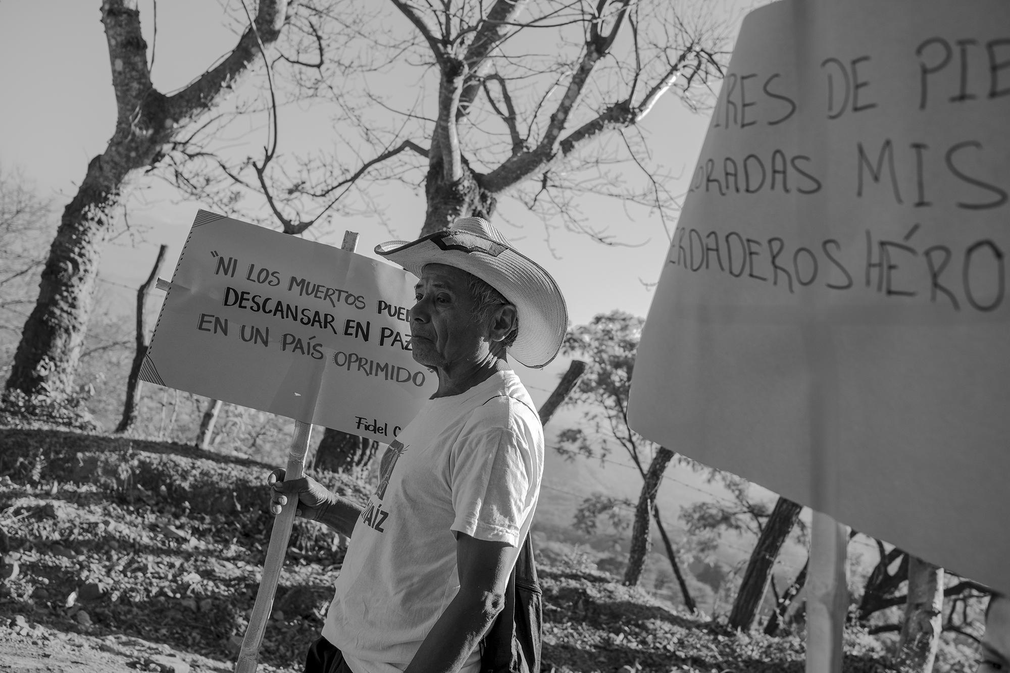 Every year on March 17, residents of Santa Marta make a pilgrimage from their community to Piedras Coloradas, along the banks of the Lempa. They commemorate la guinda and pay homage to the victims of the massacre—an estimated 200 men, women and children. “La guinda,” in El Salvador, means “the escape,” and refers to situations in which a community flees an imminent scorched-earth attack by the military to seek safety and survival.