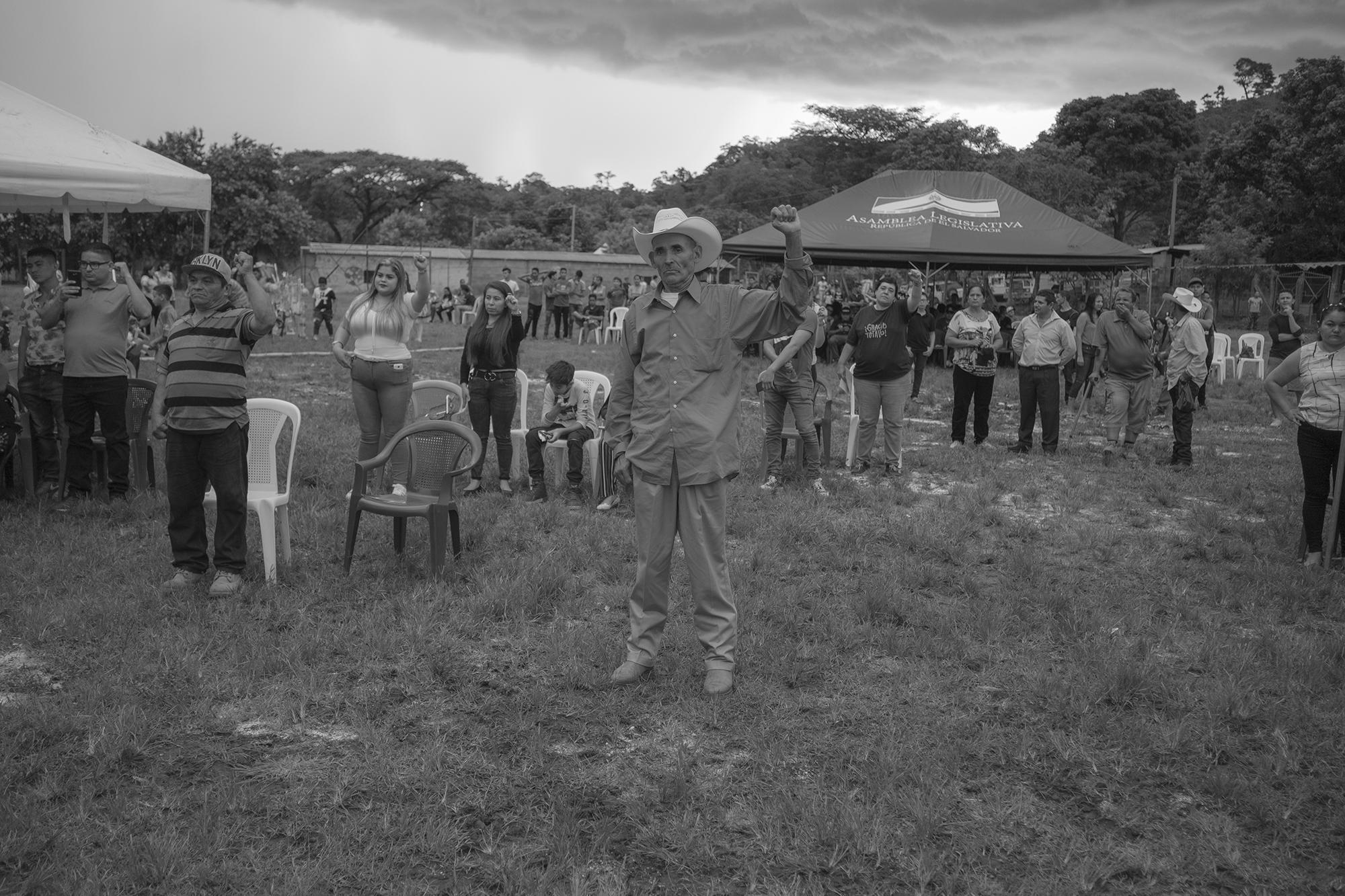 Every year on October 10th, residents celebrate the first mass return of community members to Santa Marta. They set up a wooden stage in the community soccer field and hold festivities that last all day. Each time the Marcha de la unidad is played, elders raise their left fist and chant along in unison. After the massacres, many of the survivors joined the ranks of the guerrilla.