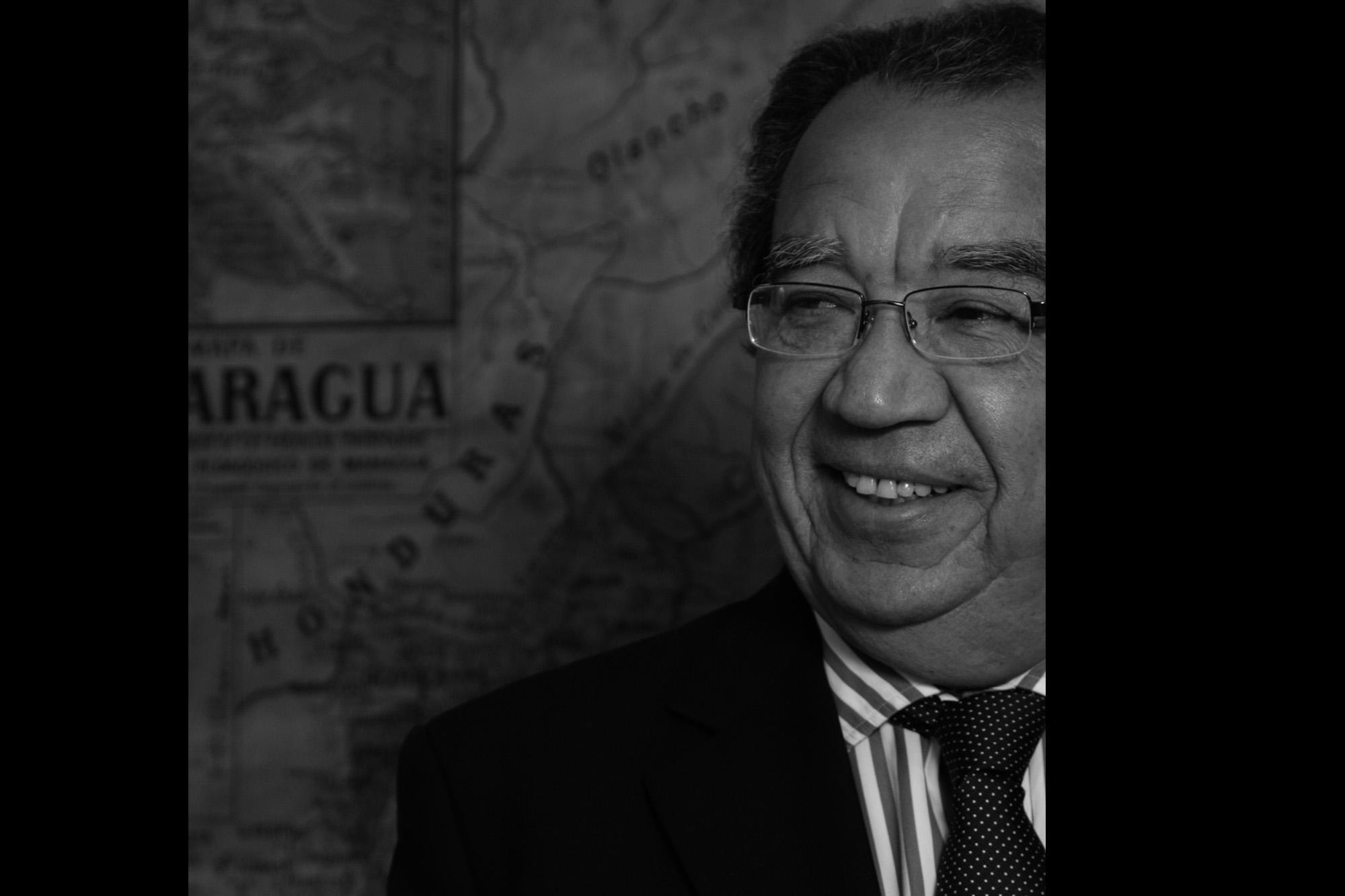 Edmundo Jarquín es abogado y economista nicaragüense, especializado en políticas públicas y temas de reforma del Estado. Coordinador y coautor del libro Nicaragua, el cambio azul y blanco. Dejando atrás el régimen de Ortega.