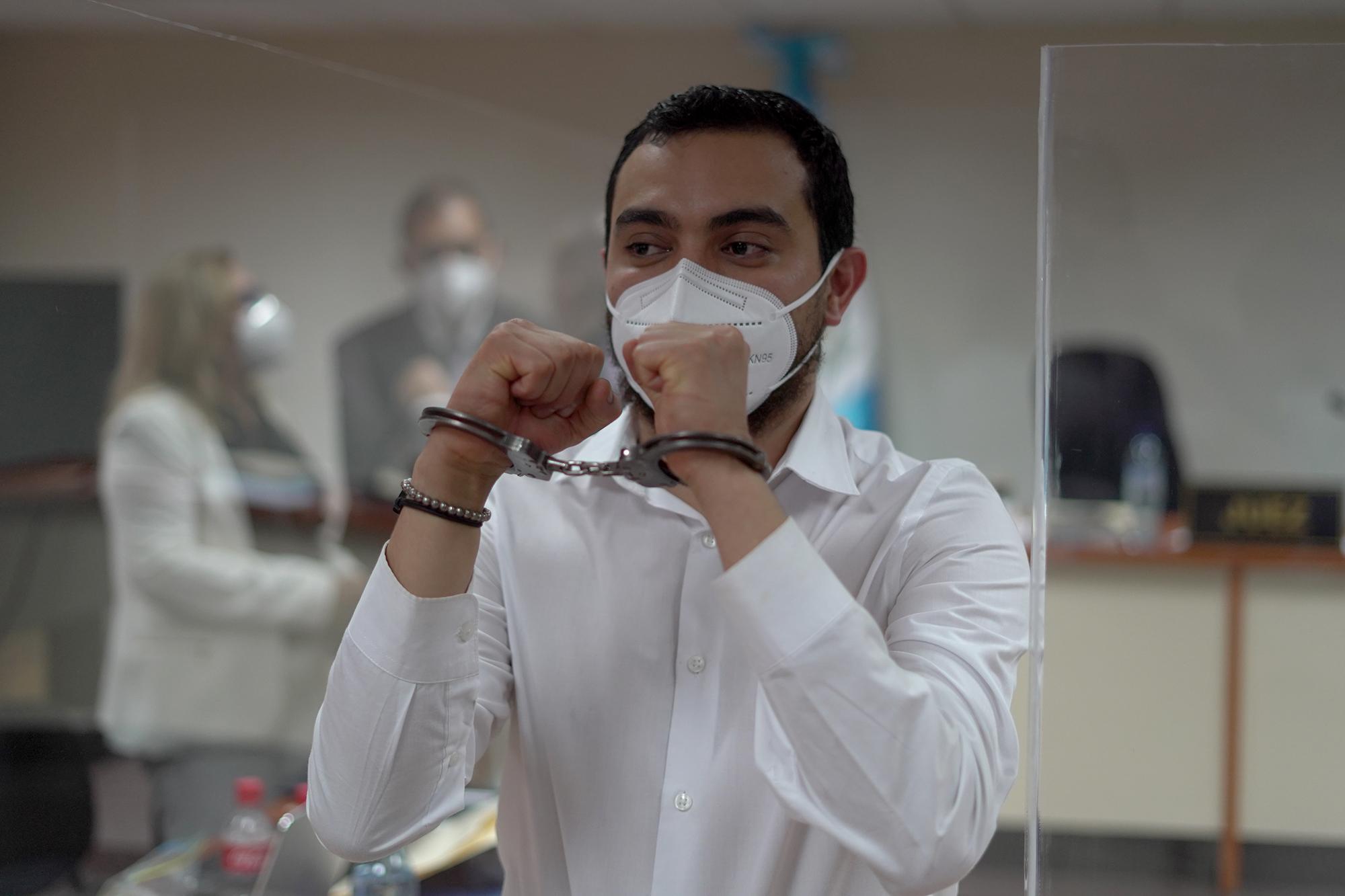 Aníbal Argüello, during the hearing at Guatemala’s Palace of Justice on Thursday, June 10, 2021. Argüello, 31, is a former CICIG analyst who investigated major corruption networks, among them, La Línea, which was the investigation that forced Otto Pérez Molina and Roxana Baldetti, the officials who had been elected in 2012, to resign. Photo: Víctor Peña/El Faro