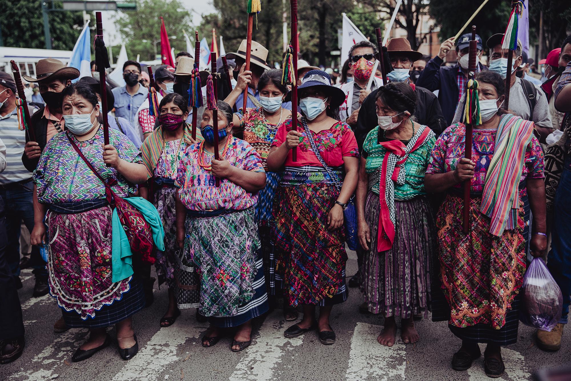 A las 10:30 de la mañana del 29 de julio, las autoridades ancestrales del pueblo Maya Poqoman de Santa Cruz hicieron su ingreso a la Ciudad de Guatemala, encabezadas por las lideresas de las comunidades. El paro nacional fue promovido por las comunidades indígenas de Guatemala, las cuales hicieron un llamado para protestas en los cuatro puntos cardinales del país.