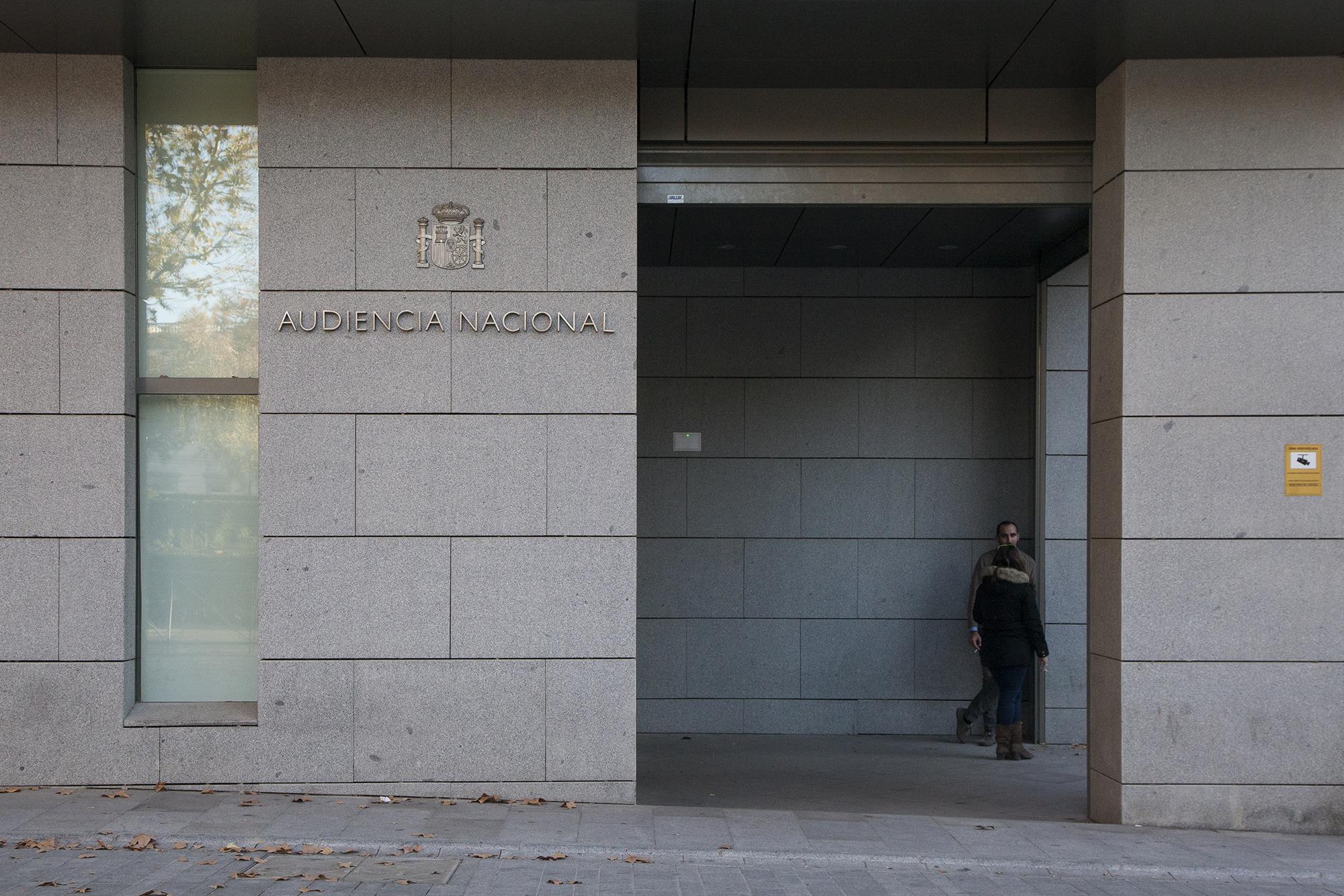 Fachada exterior de la Audiencia Nacional en Madrid, España, donde testificó el ex viceministro de Defensa Inocente Montano. 30 de noviembre de 2017. Foto: Elena del Estal