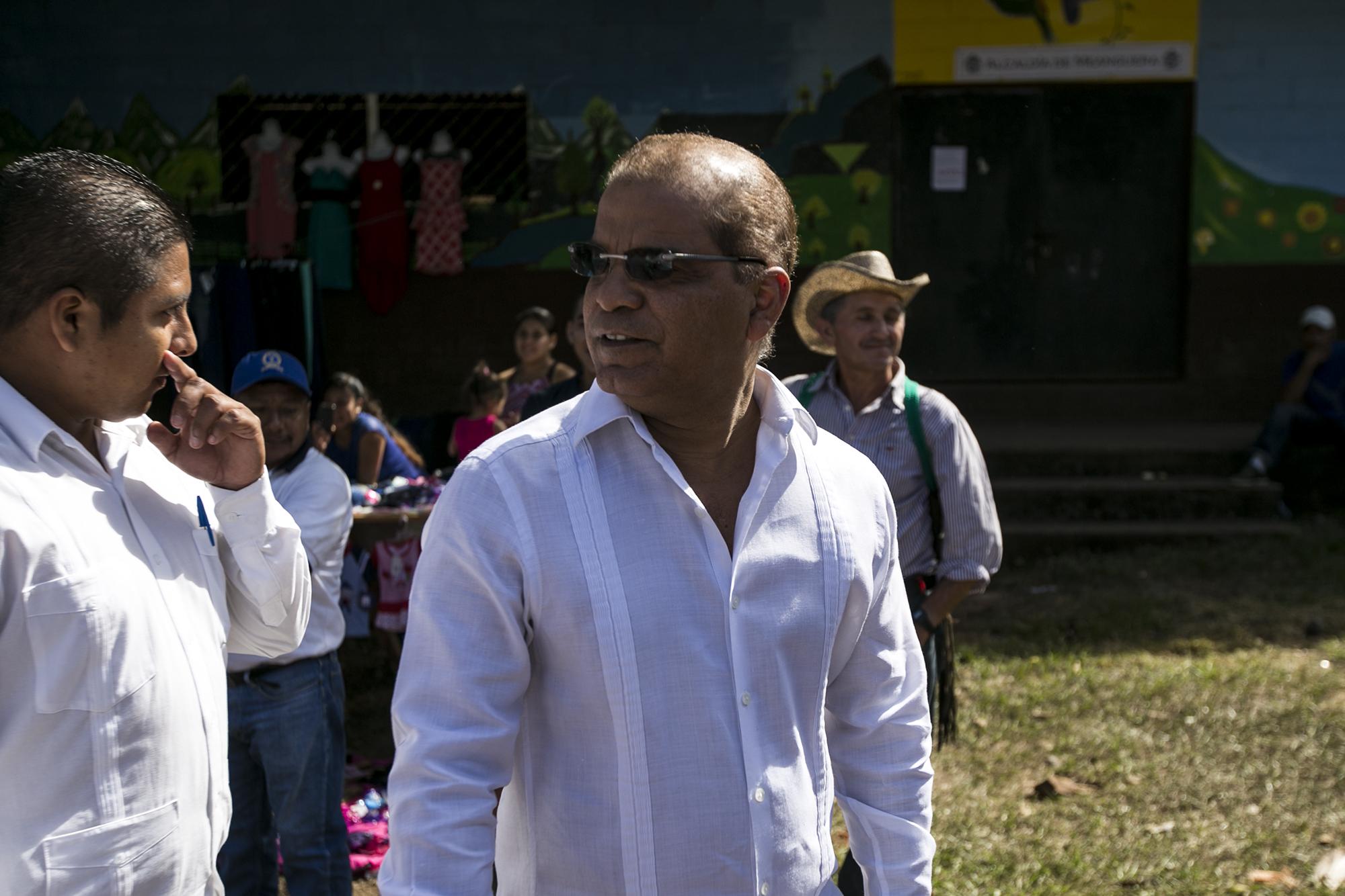 Óscar Ortiz, vicepresidente de El Salvador (2014-2019),durante una visita a El Mozote, Morazán, en 2016.