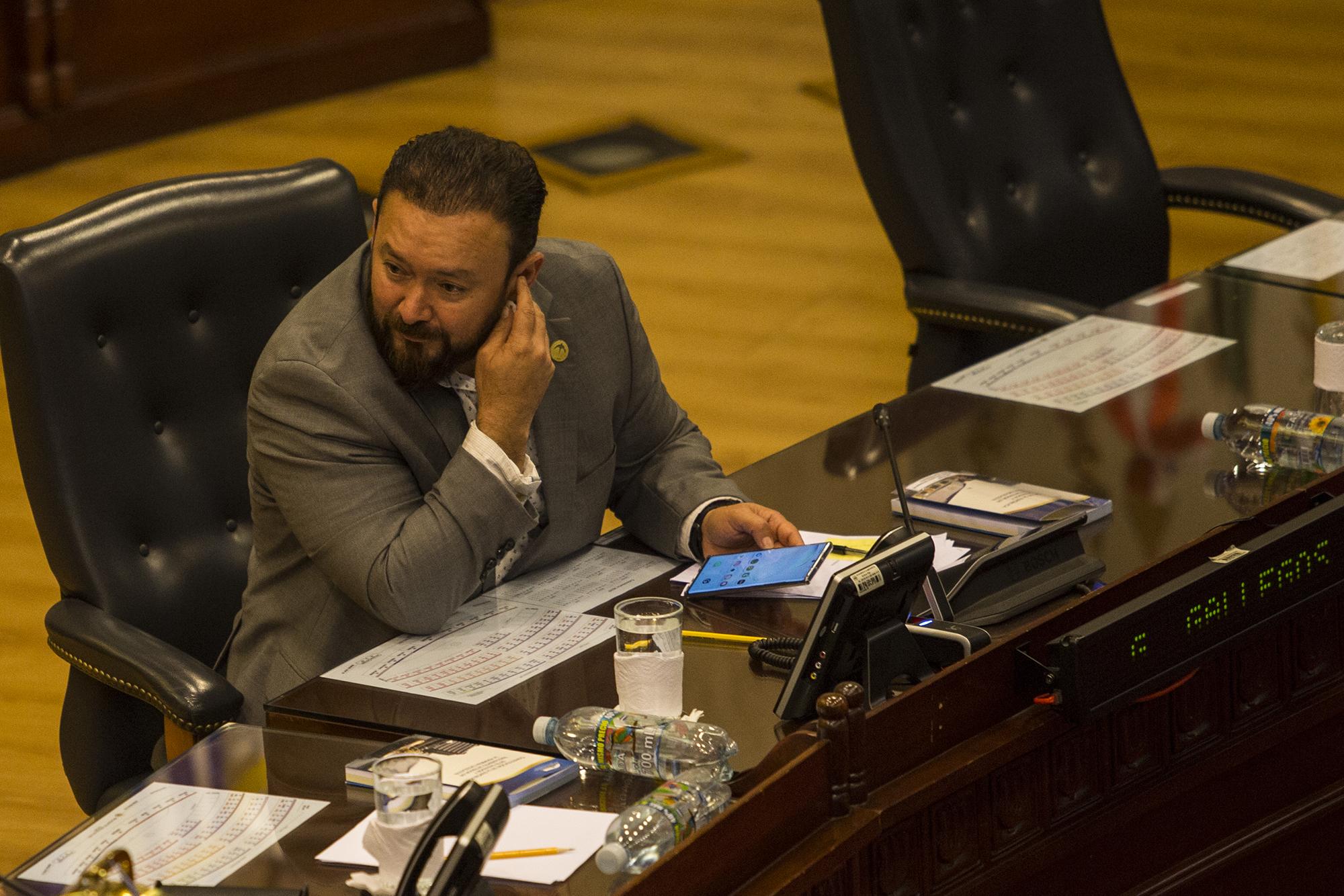Guillermo Gallegos durante la sesión plenaria del 16 de octubre de 2019, en el Salón Azul de la Asamblea Legislativa. Foto: Víctor Peña.