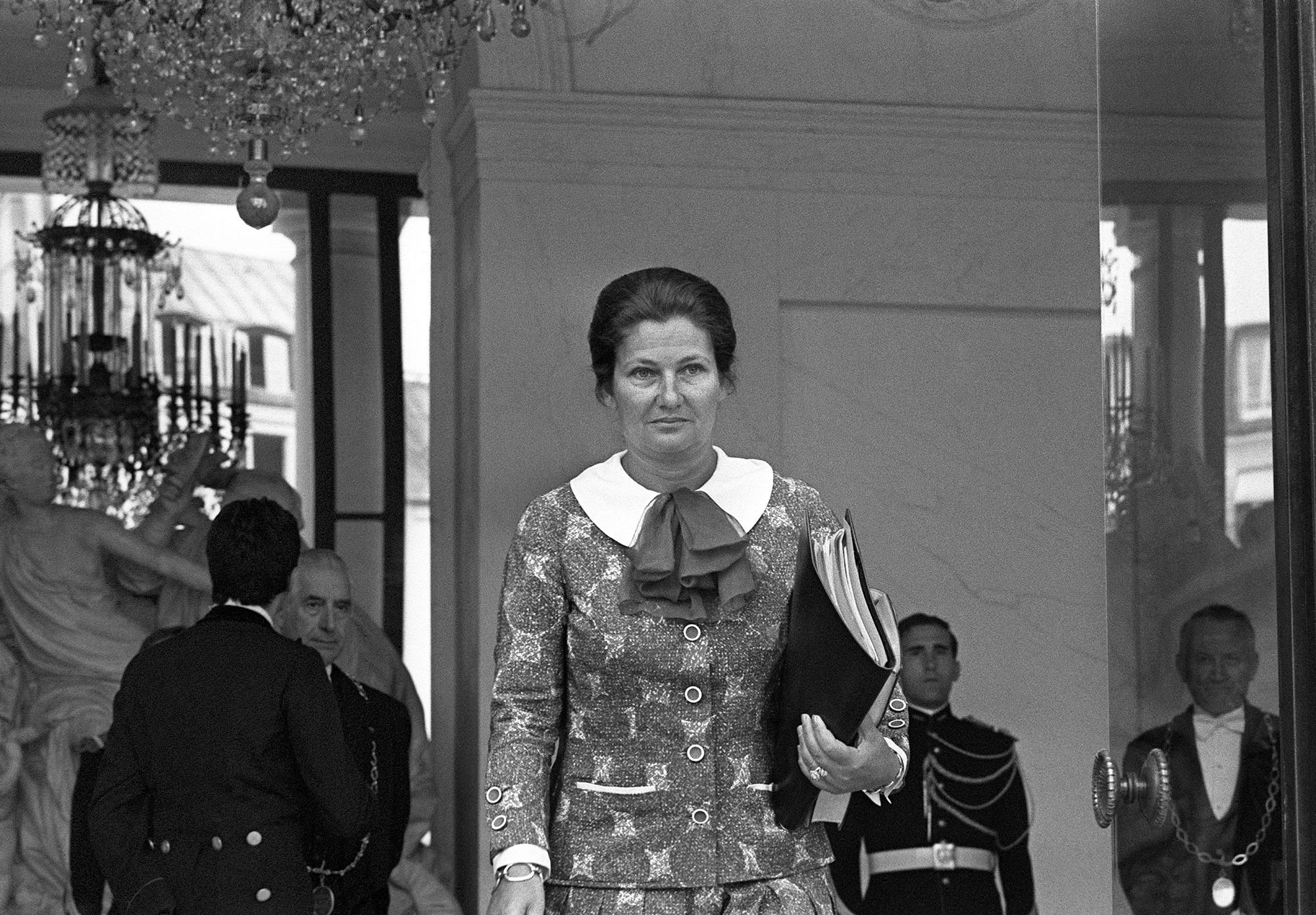 Simone Veil, en una fotografía tomada en agosto de 1977, cuando era la ministra de Salud de Francia. Foto AFP.
