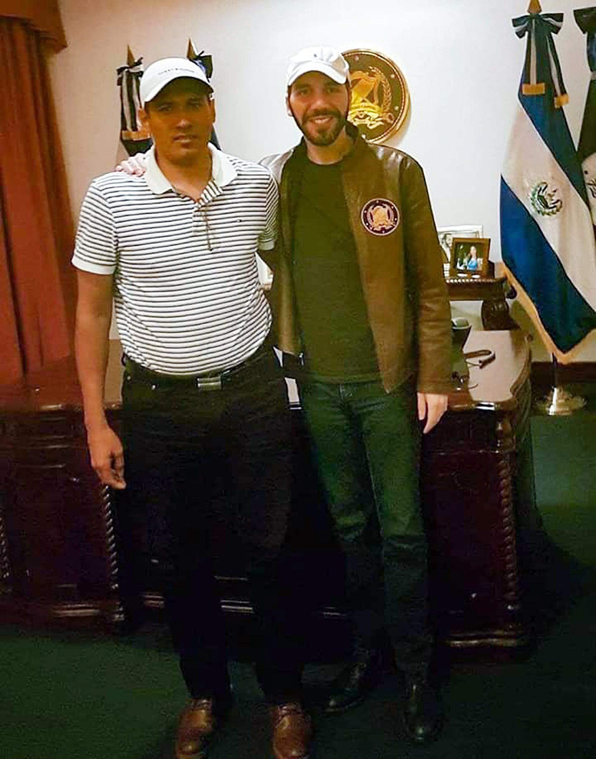 El 19 de octubre de 2017, Bladimir Barahona publicó en sus redes sociales sobre una reunión con Nayib Bukele, entonces alcalde de San Salvador, para un hermanamiento con Meanguera. Dos años después, Barahona fue uno de los alcaldes que apoyó la candidatura presidencial de Bukele.