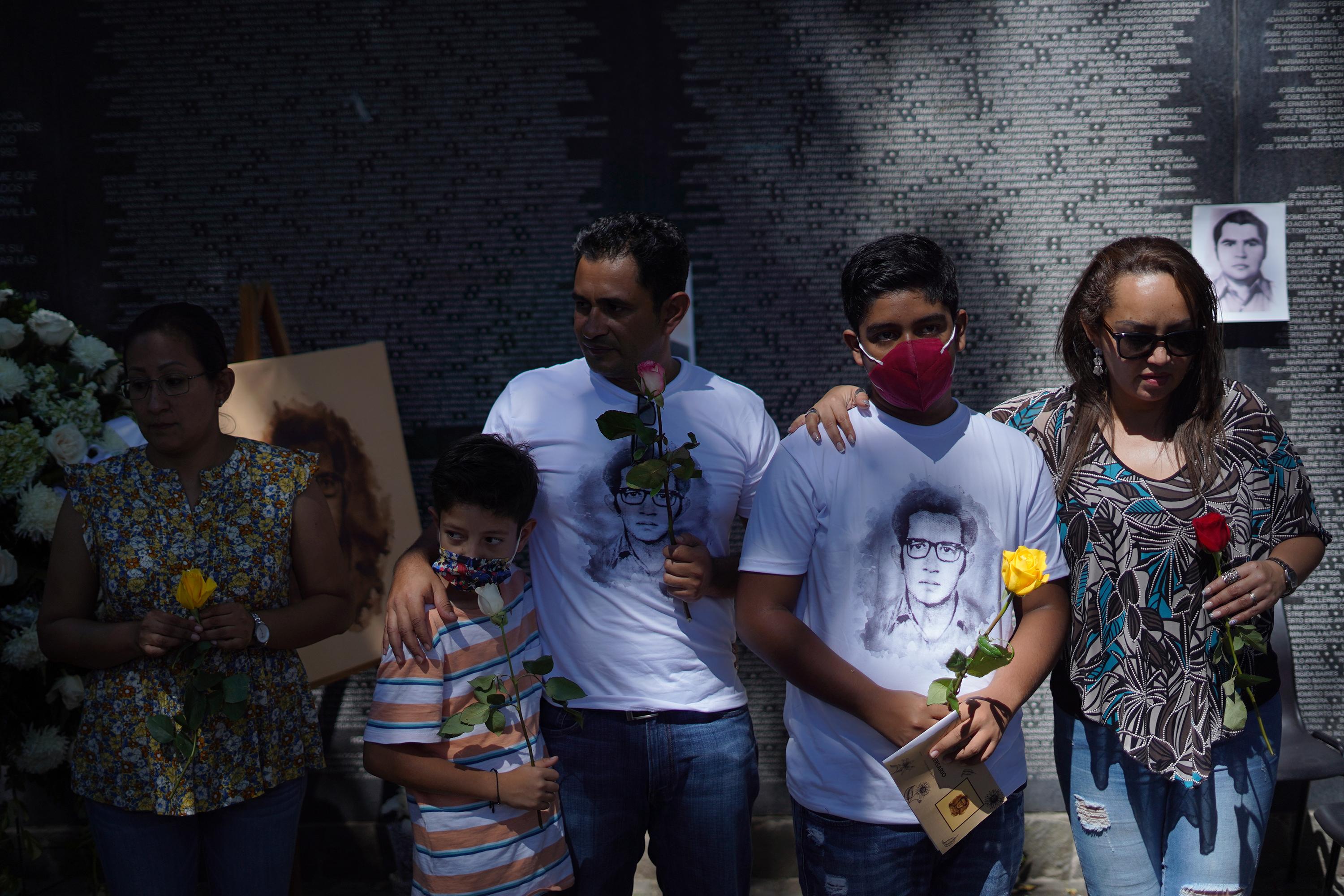 Renán (third from left) is Efraín Arévalo’s youngest son. He was born on December 21, 1977, one month after his father’s disappearance. He grew up in Los Planes Segundos, a canton in the municipality of Chinameca, in the department of San Miguel, the same community where his father worked as director of the Escuela Rural Mixta José A. Mora. When he was 14 years old, his teacher showed him a photograph of Efraín Arévalo, which had been published in a 1977 newspaper. This was the first time Renán, who had grown up separate from the rest of the family, had seen his father’s face, and from that point on, he began developing an interest in meeting his other siblings. In 2008, he finally met his three sisters. “They say I look just like my dad. I feel proud because now I know he was an exemplary person who fought against injustice and for inequality in my country,” he says. Now, Renán is the same age as his father was when he disappeared. He attended his father’s funeral accompanied by his wife and three children.