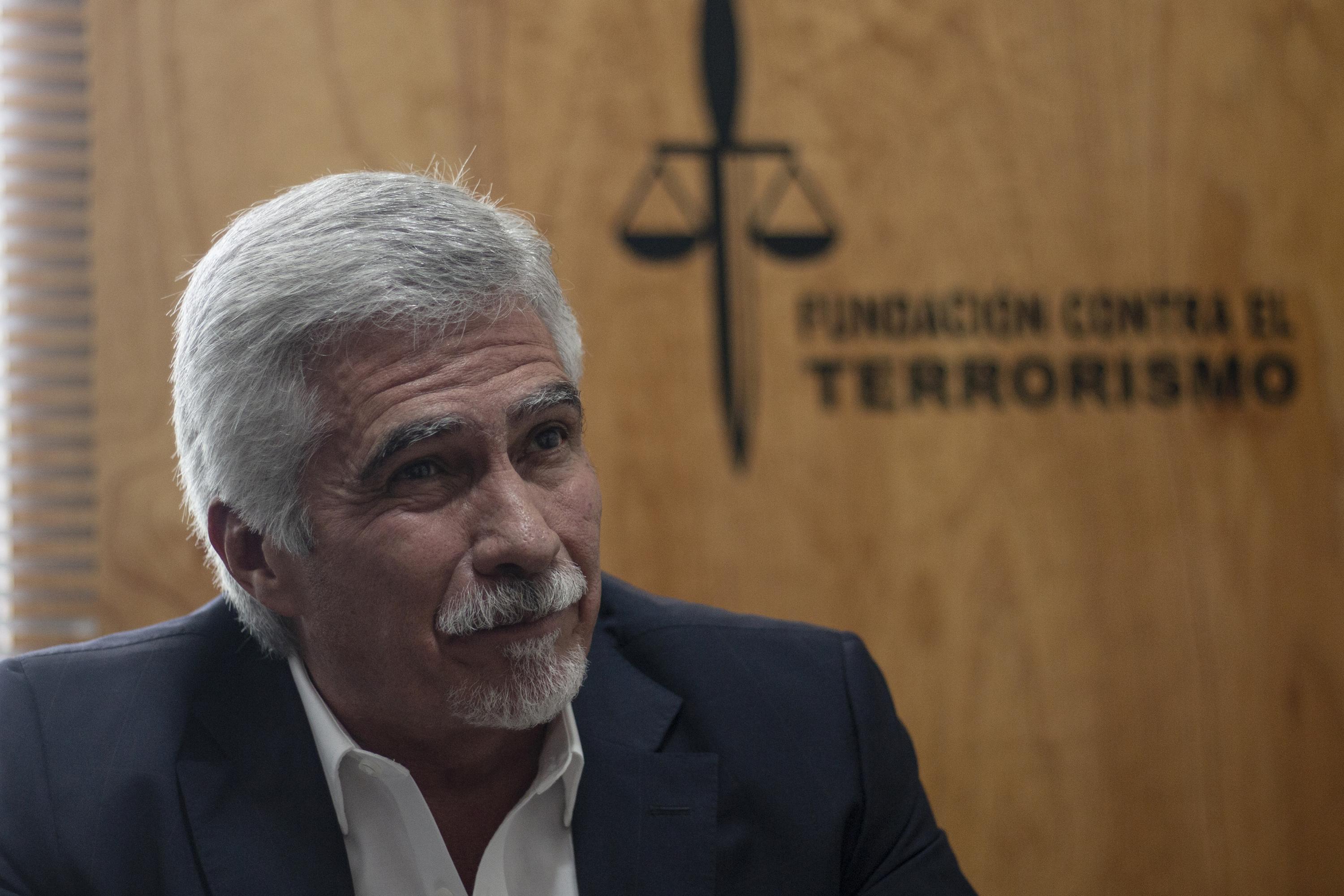 Ricardo Méndez Ruiz, empresario y actvivista detrás de la Fundación Contra el Terrorismo en Guatemala, y también quien está detrás de la persecución y arrestos de periodistas, fiscales y jueces guatemaltecos. Foto de El Faro: Víctor Peña. 