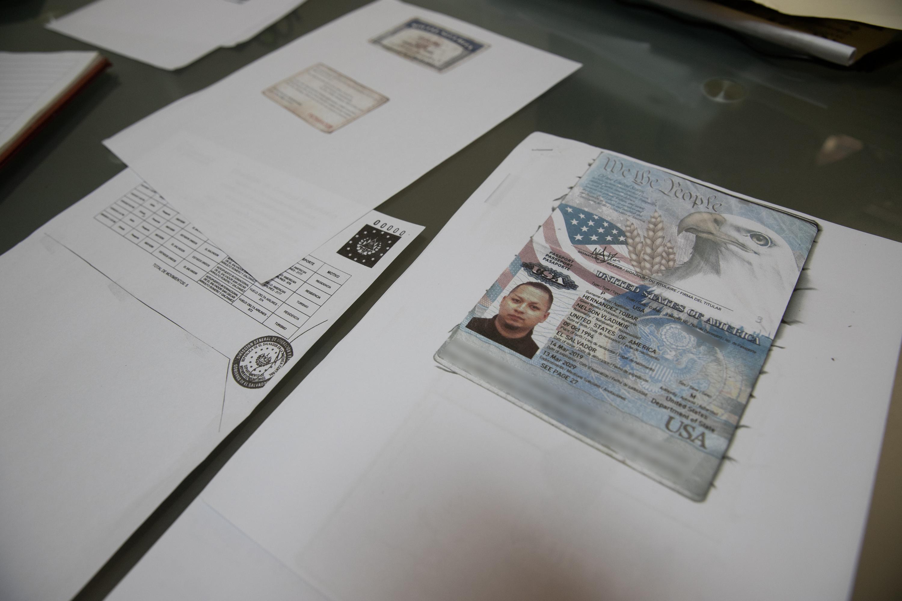 Copia de pasaporte del ciudadano estadounidense Nelson Hernández. Foto de El Faro: Carlos Barrera