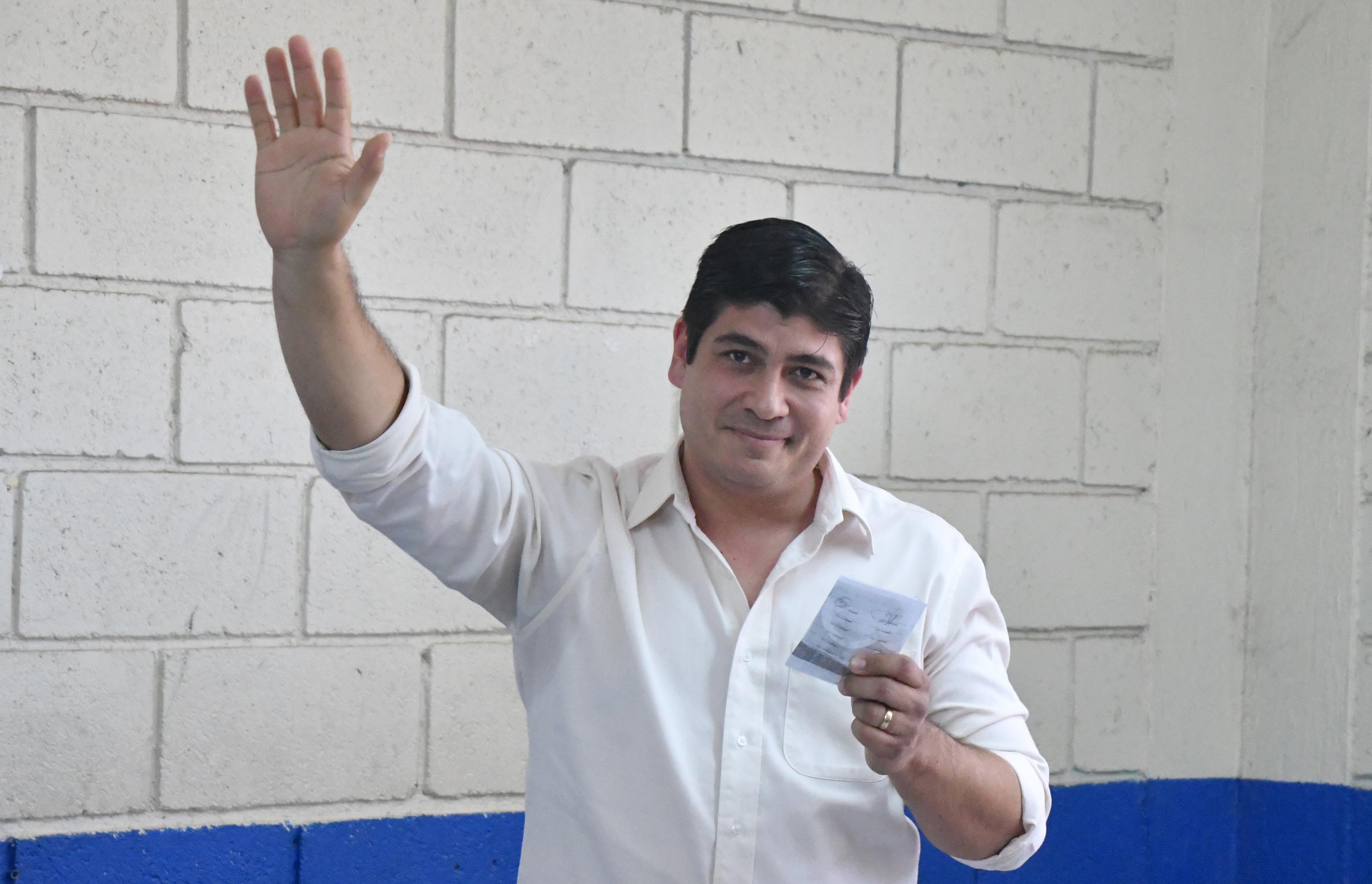 El candidato del Partido Acción Ciudadana, Carlos Alvarado, es el presidente electo de Costa Rica. Foto: AFP / Ezequiel Becerra. 