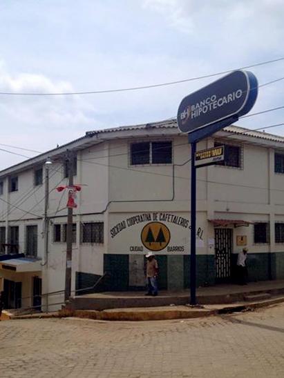 Fachada de la propiedad en venta por la Cooperativa de Cafetaleros de Ciudad Barrios. Foto Cortesía de Tonny Rivera. 