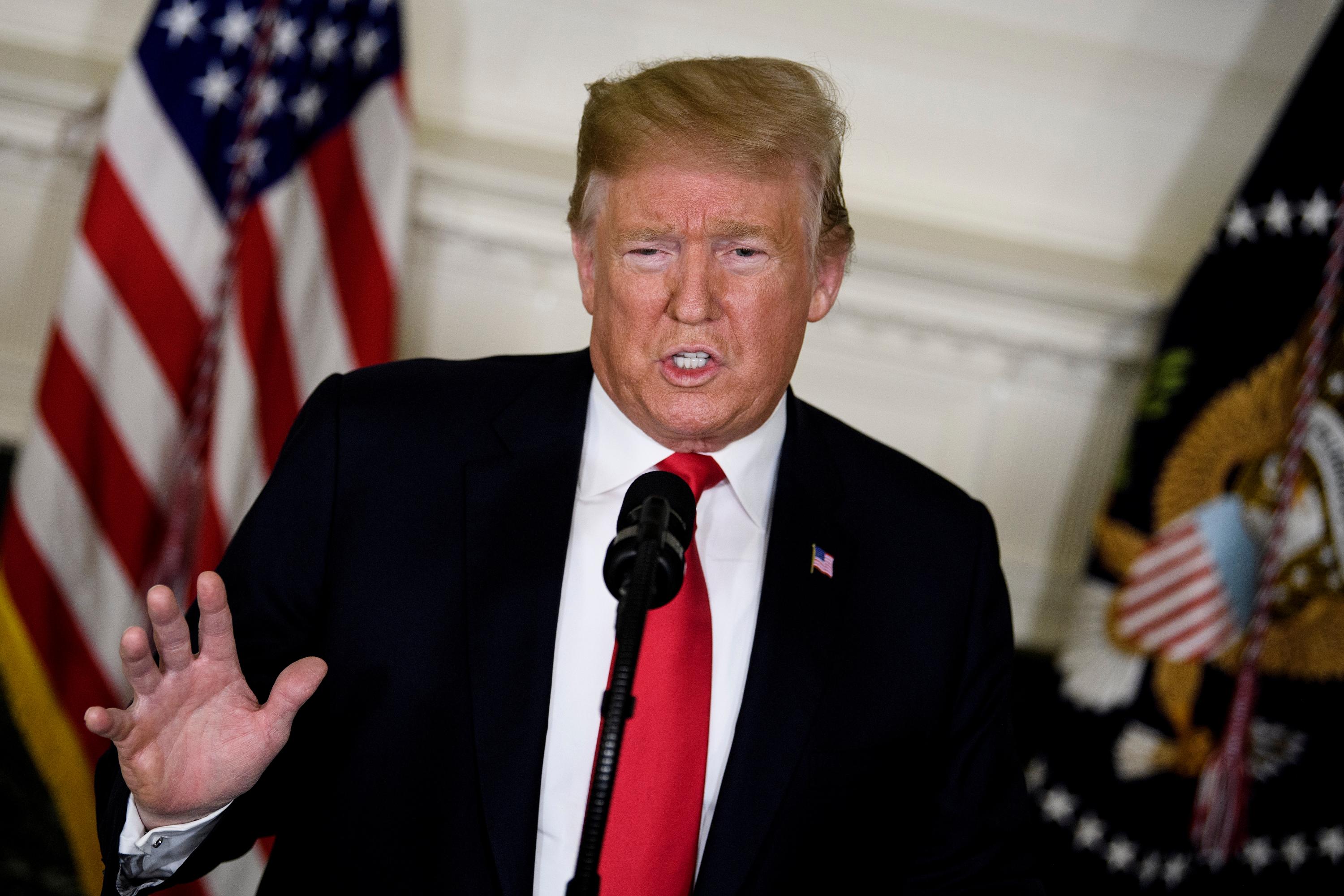 El presidente de Estados Unidos, Donald Trump, emite un pronunciamiento sobre migración y el muro fronterizo desde el salón de recepción diplomática de la Casa Blanca, el 19 de enero de 2019, en Washington, DC. Foto: AFP/ Brendan Smialowski.