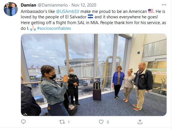 El 12 de noviembre de 2020, Damián Merlo subió una fotografía del embajador Ronald Johnson en el Aeropuerto de Miami.