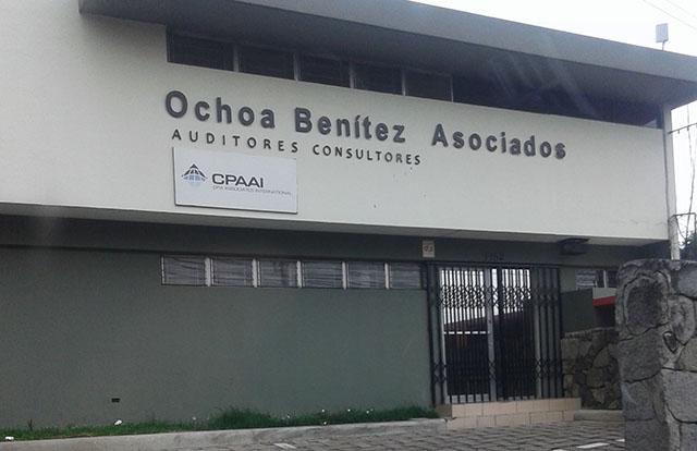 Ochoa Benítez Asociados en la colonia Escalón de San Salvador. Foto Efren Lemus