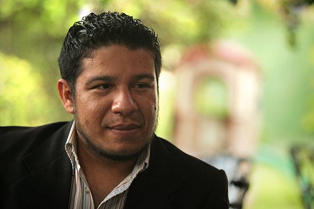 Nicolás Rodríguez, activista defensor de los derechos humanos de la comunidad LGTBI en El Salvador. Foto: Mauro Arias