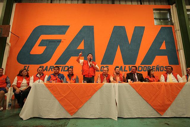 Walter Araujo es fue presentado como candidato a alcalde de San Salvador en la sede central del partido Gana. Foto Mauro Arias