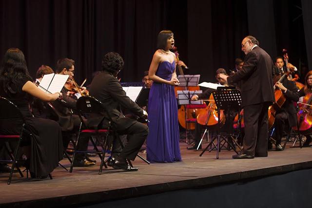 La mezzosoprano salvadoreña Isabel Guzmán Payés acompañó el concierto del pasado 10 de julio con la interpretación con tres piezas de los compositores George Handel, Antonio Vivaldi y Jean Sibelius.