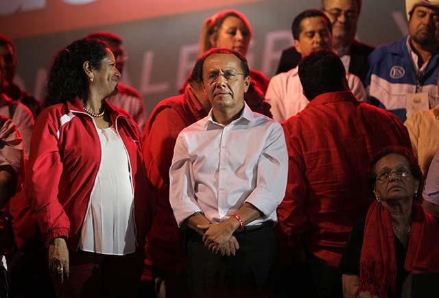 Gerson Martínez fue dirigente de una corriente de pensamiento que se conoció de varias formas: terceristas, unionistas y tulipanes. Disputó la silla de coordinador general del FMLN en 2001, cuando el candidato de la Corriente Revolucionaria Socialista era Sánchez Cerén.