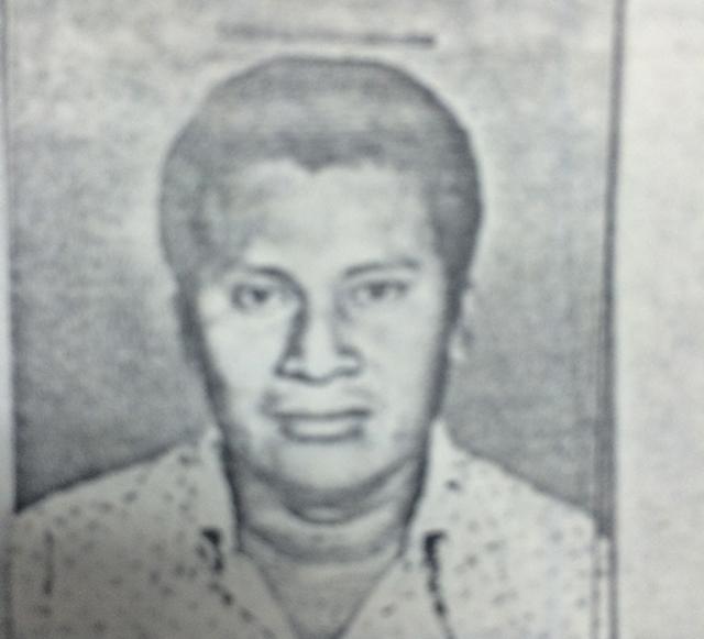 Según la solicitud de empleo, Eulalio Pérez García comenzó a trabajar para El Diario de Hoy el primero de agosto de 1975. En 1980, cuando tomó las fotografías del asesinato de Monseñor Romero, también trabajaba para la agencia United Press International (UPI).