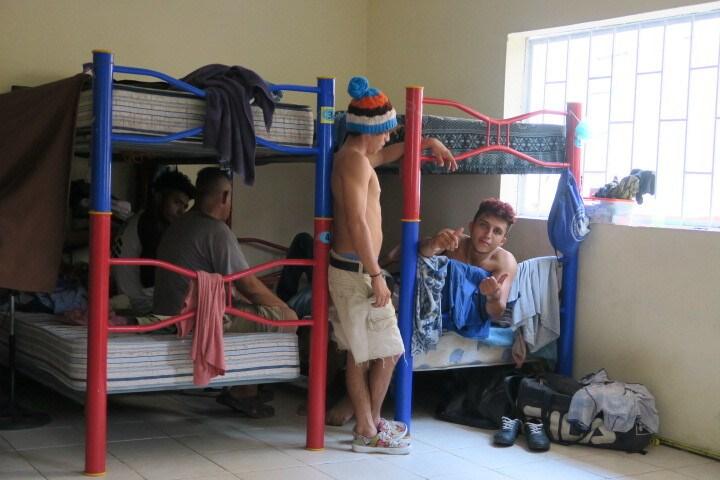 Caption: Living quarters inside the shelter Jesús el Buen Pastor in Tapachula, Mexico. Photo: Ángeles Mariscal