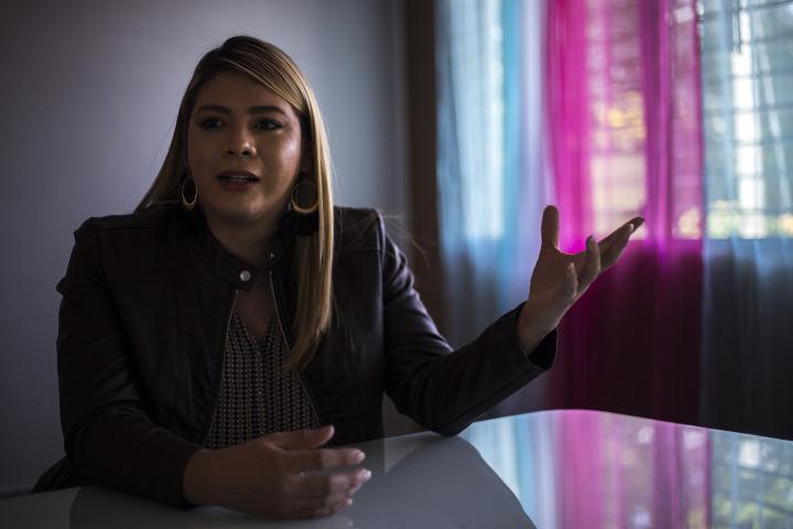 La identidad y el nombre de Bianka Rodríguez fueron reconocidos legalmente el 17 de marzo 2022. Su caso ha abierto la puerta para la población trans en El Salvador. Foto: Víctor Peña.