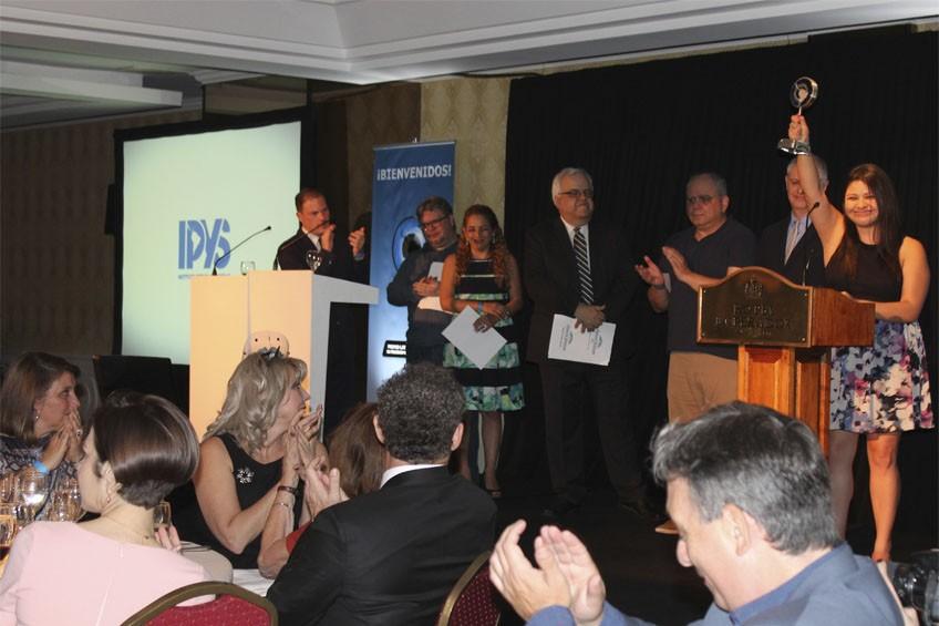 La periodista María Luz Nóchez recibió el premio IPYS por la investigación 