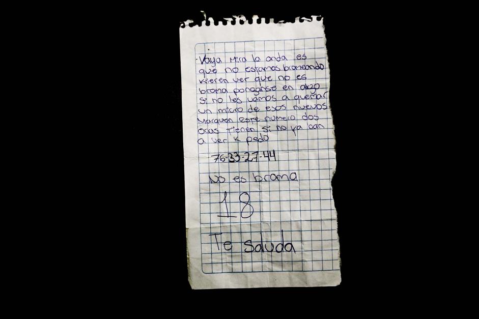 A threatening note sent by the 18th Street gang to a bus owner. Fred Ramos/El Faro for The New York Times