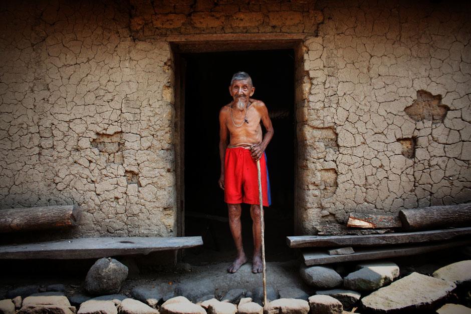 Marcelino Galicia Fabián sobrevivió a la masacre indígena de 1932 y era uno entre los casi 200 nahuahablantes que quedan en El Salvador. Chelino, como era conocido, murió el 15 de julio de 2013 a los 104 años. Foto: Luis Velásquez.