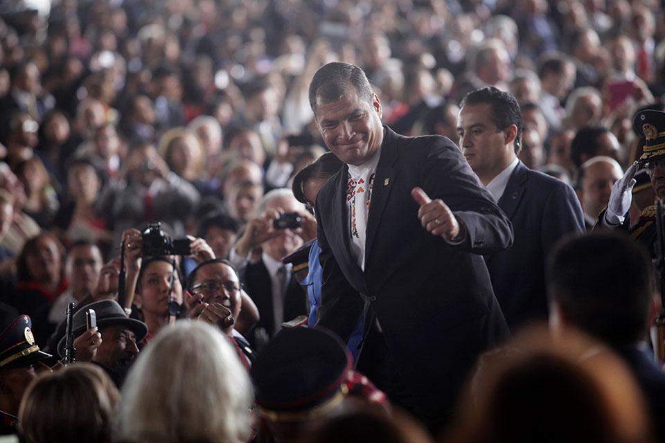 El arribo del presidente de Ecuador, Rafael Correa, fue de los más aplaudidos por el público invitado al traspaso de mando. 