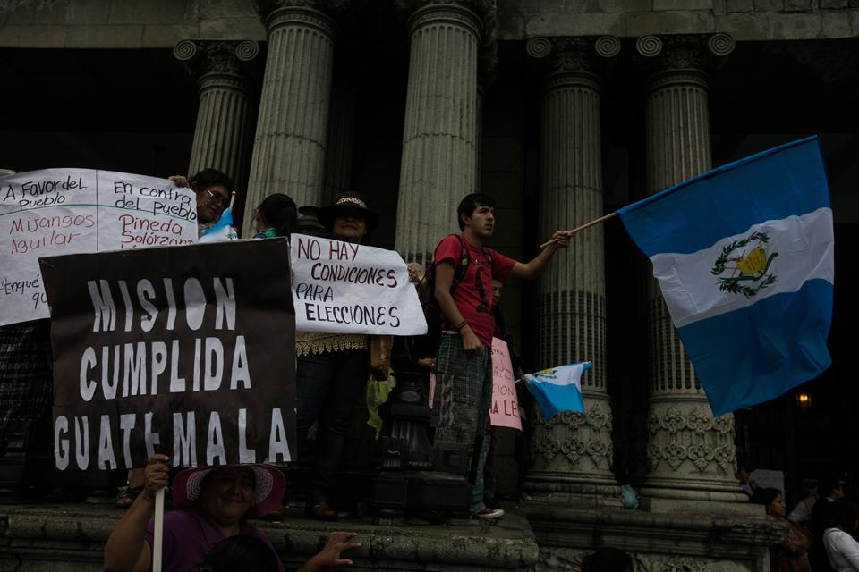 Otra de las exigencias de algunos protestantes es que se suspendan las elecciones que este domingo convocarán a unos 5 millones de guatemaltecos. Alegan que no hay candidatos idóneos y que tampoco la ley electoral es la adecuada.