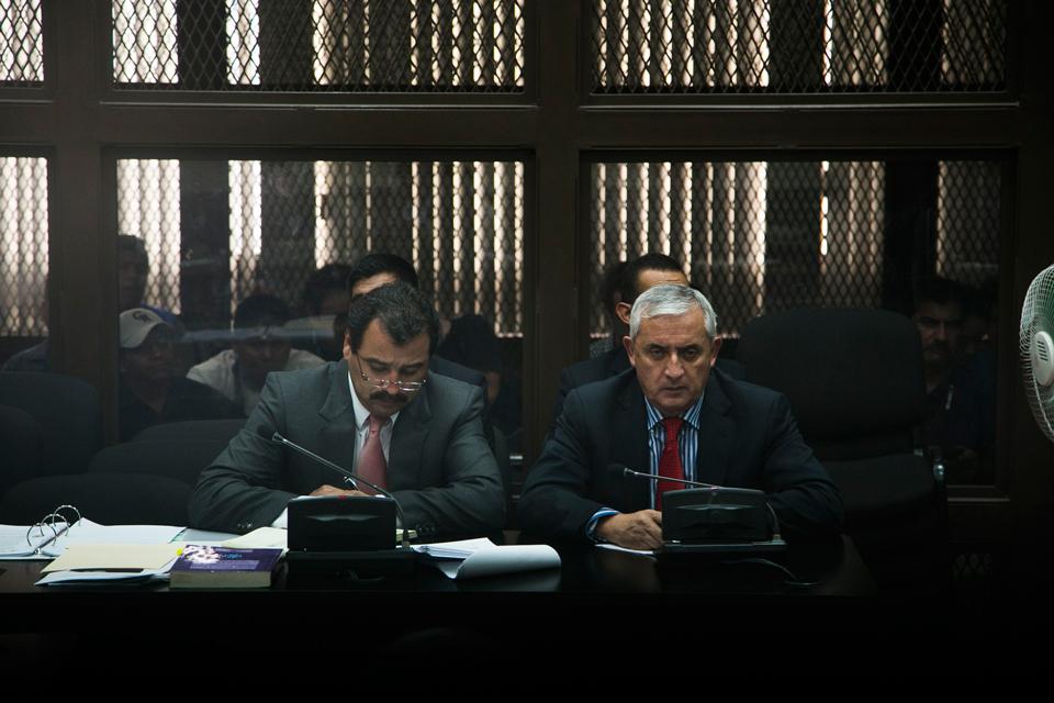El expresidente de Guatemala Otto Pérez Molina se presentó a la Torre de Tribunales, el 3 de septiembre de 2015, a la audencia en donde se le acusa de encabezar una red de defraudación aduanera. Foto: Fred Ramos