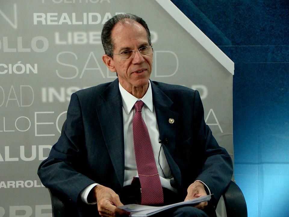 Francisco Díaz Rodríguez, candidato a fiscal general de la República. Desde febrero de 2011 a la fecha (diciembre de 2015) ha sido superintendente de Competencia.
